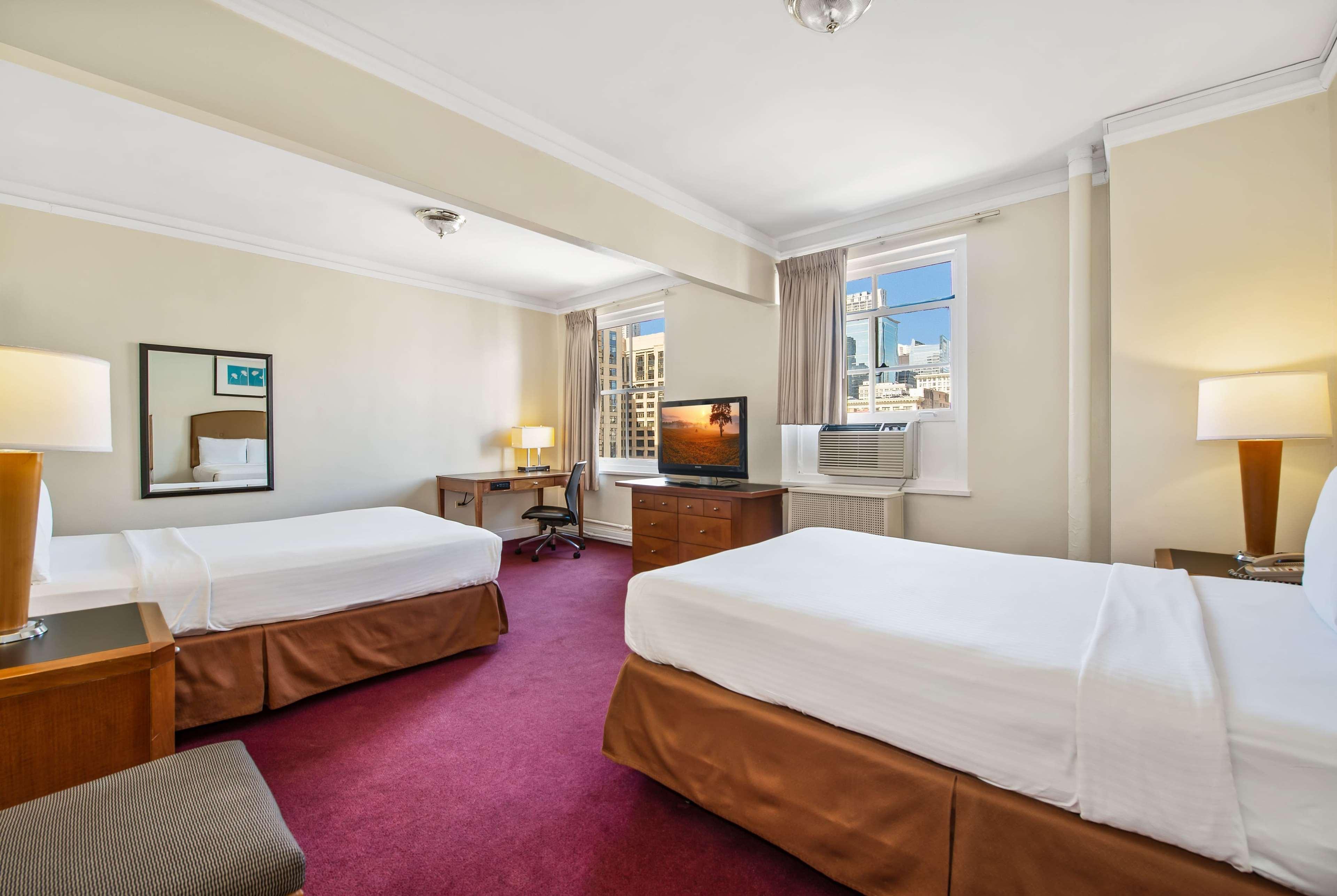 ทราเวลลอดจ์ บาย วินด์แฮม ดาวน์ทาวน์ ชิคาโก Hotel ภายนอก รูปภาพ